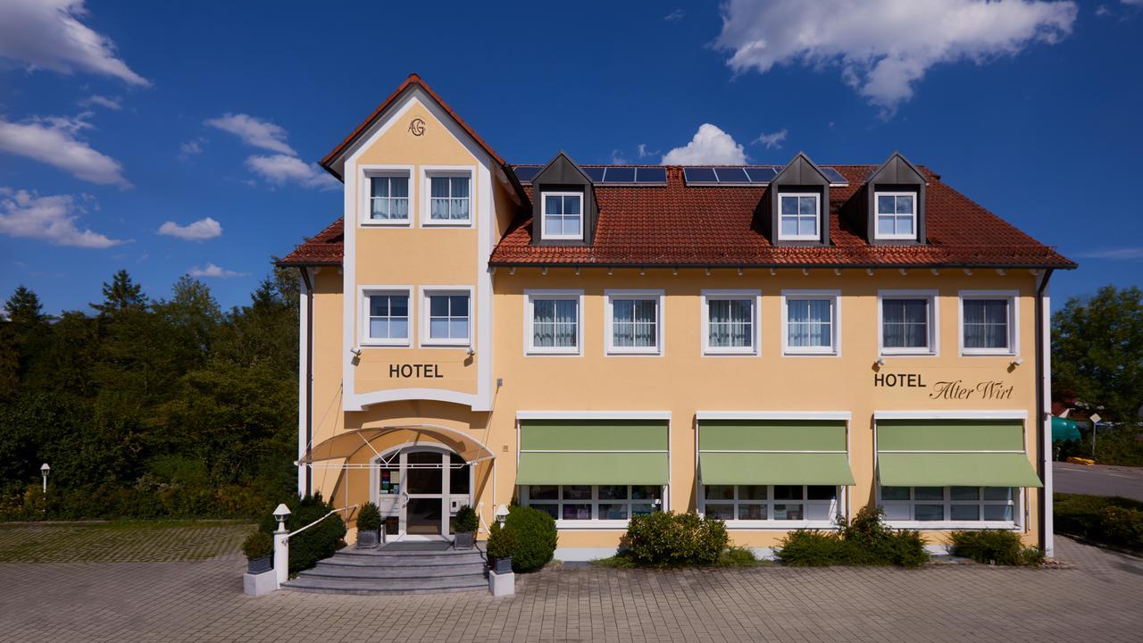 Hotel Alter Wirt Hallbergmoos Buitenkant foto